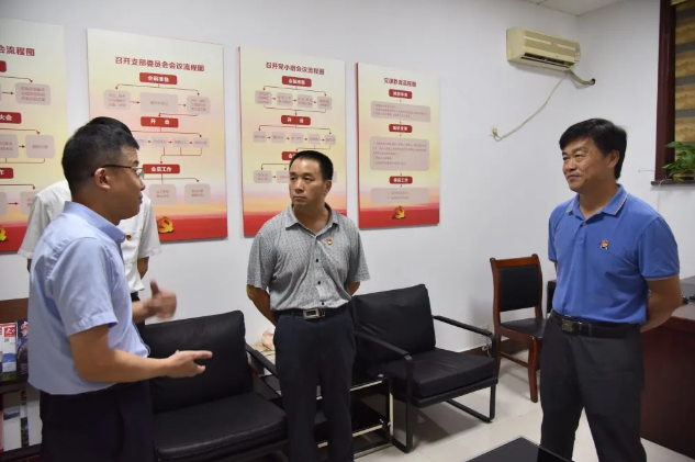 區(qū)委編辦黨支部到集團(tuán)開展主題黨日活動56