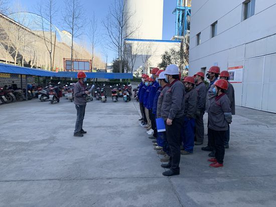 魯中水泥開展消防應(yīng)急預案演練活動